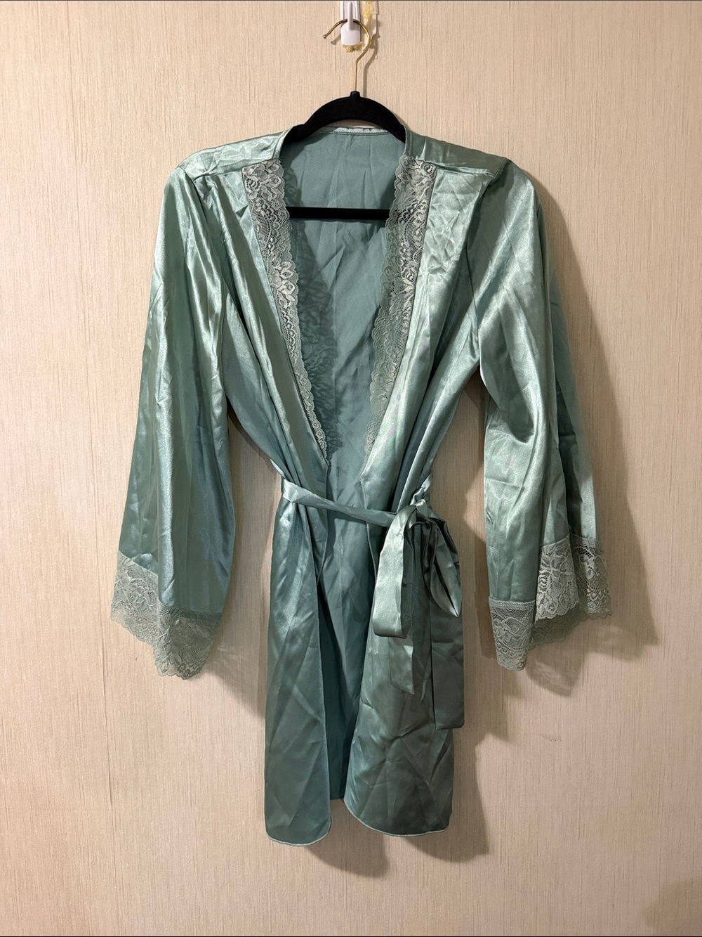SHEIN Sage Green Satin Lace-Trim Short Robe